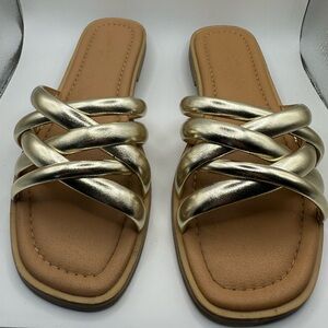 Women’s gold sandals/slides size 7.5 - Universal Thread Goods Co.
